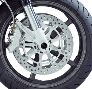 Picture 4111 Lovely Brembo floating dual discs with opposed four-piston calipers are at the bottom of the 48mm WP male-slider fork.