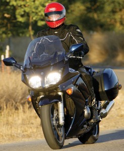 2006 Yamaha FJR1300A headlights 2006 Yamaha FJR1300A in action