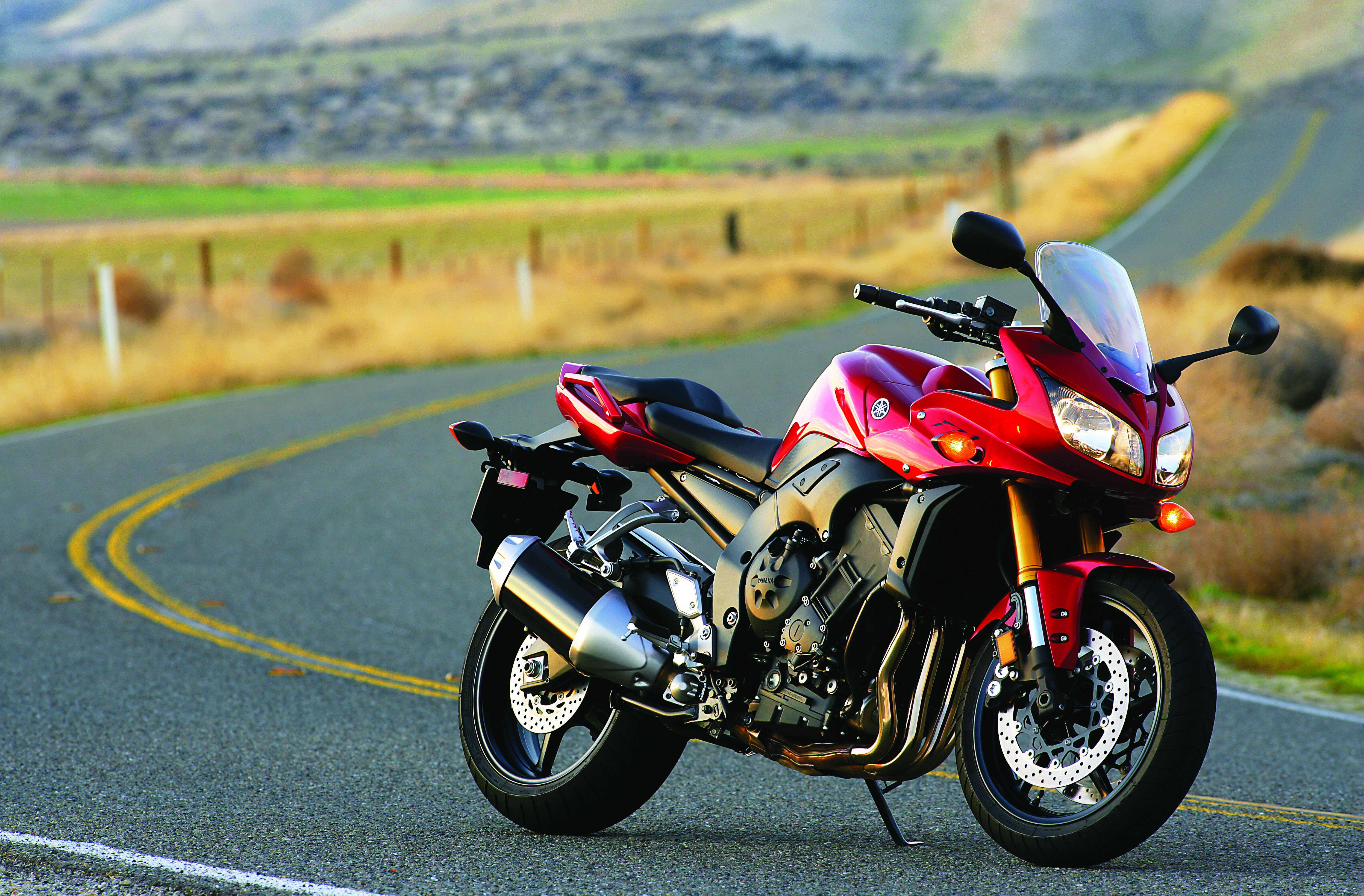 Yamaha answered the call with a slew of changes, taking the FZ1 a full step deeper into the sporty realm while still leaving enough of the old bike’s charm that owners have come to love.