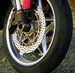 GP3Q2141 Nissin six-piston calipers could use more initial bite. That’s a 50mm Marzocchi fork; note the quick-release axle retainers.