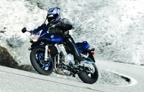 This big, powerful four-cylinder roadburner has always been a favorite of OURS, a sporty standard-style bike with fairing, and it’s sized for adults.