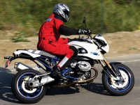 BMW R 1200 HP2 Megamoto action