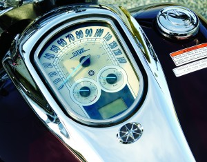Star Gauges Star Motorcycles Stratoliner S: Gauges look like my grandfather’s old Philco radio from the 1930s, and include a tachometer.