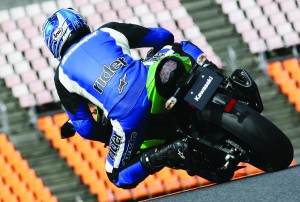 392O9947 2009 Kawasaki Ninja ZX-6R rear view.