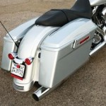2010 Harley-Davidson Street Glide vs. 2010 Victory Cross Country 2010 Harley-Davidson Street Glide saddlebags, fender and taillight