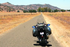IMG_4291 The Concours and I are headed north on the little-trafficked Peach Tree Road in Peach Tree Valley, and will soon arrive at CA 198.