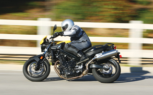 BMW F 800 R left side action