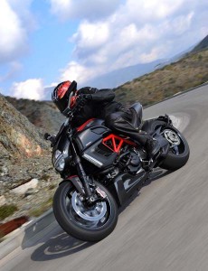 2011 Diavel Carbon left side action