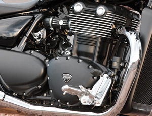 2011 Triumph Thunderbird Storm engine