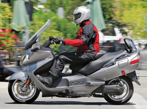 2011 Suzuki Burgman 650 Executive left side action