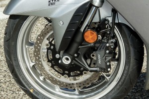 Kawasaki-Concours-14-front-brake