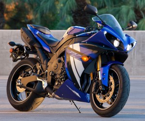 12-Yamaha-R1-beauty-blue 2012 Yamaha YZF-R1 in blue right side