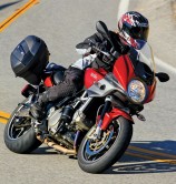 Aprillia-action-right 2011 Aprillia Mana GT ABS action