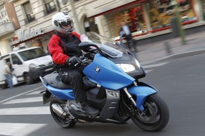 BMW-C-600-Sport-action2