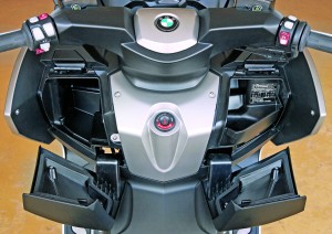 web-BMW C 650 GT_090 Both scoots have glove boxes, but the GT’s are larger.