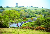 Pre-race crowd on the IOM Mountain Course.