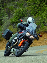 Holy handling, Batman! The masked Moto Guzzi Stelvio NTX carves corners like a bike with a wheelbase much shorter than it’s 60.4 inches.