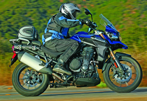 web-AN8E3929 The Tiger Explorer is tall, with wide handlebars, generous legroom and a flat, supportive, height-adjustable seat.
