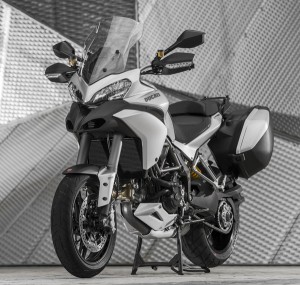 Ducati-Multistrada-beauty2 2013 Ducati Multistrada 1200 S Touring, with Ducati Skyhook Suspension, 58-liter-total saddlebags, a center stand and heated grips.