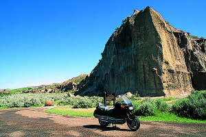 web-Dakota_16 In the north unit of the Theodore Roosevelt National Park the scenic drive first meanders through sagebrush and rock formations of the Little Missouri River bottoms.
