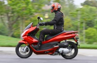 Efficient and delightful around town, highway capable, underseat storage that holds a full-face helmet and more, and your choice of Metallic Black or Candy Red…what’s not to like about the PCX150?