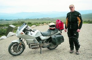 web-Alaska_16 A BMW K100 RS wearing dual-sport tires and a wide handlebar made Fairbanks-Deadhorse-Fairbanks easily in two days.