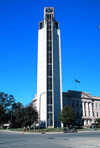web-Lincoln_14 The Mahanay carillon in Jefferson chimes every quarter hour and plays music three times a day. A dollar gets you to the observation deck.