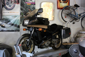web-Williams 04 Remember the Yamaha XZ550 Vision? With a liquid cooled V-twin, shaft drive and downdraft carbs, it was a technology showcase. Monte’s example is from 1983.