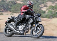 2013 Suzuki SFV650 Action