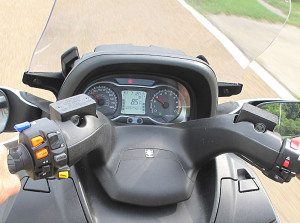 Burgman 650 instrument panel
