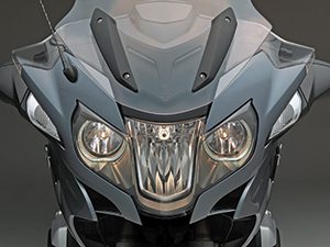 New “face” of the RT has an elongated low beam flanked by two round high beams, all halogen. LED “corona” rings are optional.
