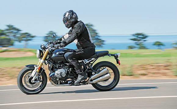 Dual muffl ers are reminiscent of classic sports machines and make a pleasing, throaty sound. They can be swapped for an optional high or lowmounted Akrapovič single silencer.