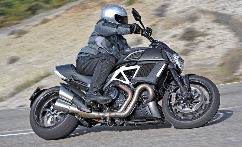 The new Testastretta reengineers the fire-breathing 1198 Superbike powerplant for practicality. The distance between major service intervals is an owner-friendly 18,000 miles.