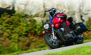 BJN20153 Despite its heft, the V Star will hold its own in the twisties.